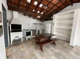 Casa 150m da Praia das Toninhas C/ Churrasqueira