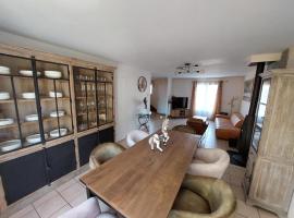 Villa close to Paris Montparnasse, Hotel in Villepreux