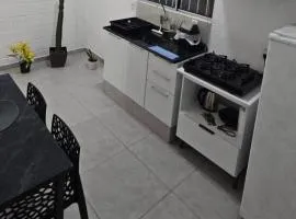 Casa Completa em Cotia com estacionamento