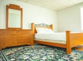 Private Room in 3BR Fall River Stay Urban Haven