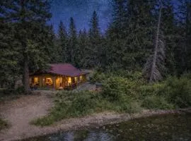 Rivers Edge by NW Comfy Cabins