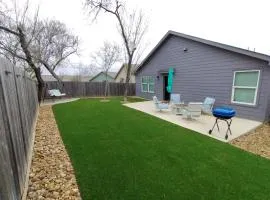 Fun Games and Spacious 4BR House 3 ML to Lackland AFB close to SeaWorld