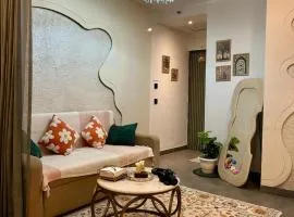 Luxury river view studio apartment 34th floor