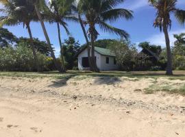 Matasawa Private Beachfront Villa for a truly Fijian experience, Hotel in Viseisei