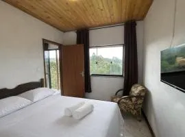 Casa com 2 suítes e varanda em Lavras Novas