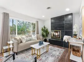 Mount Helix, Jacuzzi, King Bed, EV Charger
