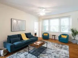 Cool “Blue” 2-bdrm Apt in Suburbs w/Free Parking