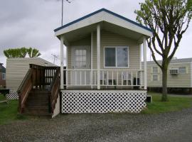 Lake Minden Camping Resort Cabin 1, hotel a Nicolaus