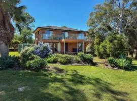 Hunter Homestead & Cottage