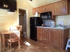 Palm Springs Camping Resort Cabin 3 หมู่บ้านพักตากอากาศในอเมริกา