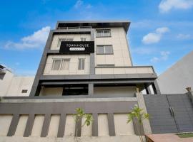 Super Townhouse Ekana Cricket Stadium Formerly Sunrise Regal، فندق في Gomti Nagar