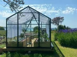 Romantic Country Cabin With Fjord Views On Åmøy