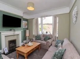 Crescent Bay House