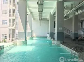 Modern and Cozy Studio Room at Easton Park Residence near UNPAD By Travelio