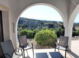 Luxurious Jasmine Villa 4-Bedroom Retreat with Private Pool – hotel w mieście Kharcha