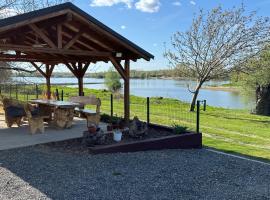 Kuća za odmor Pavliški raj، فندق في Banoštor