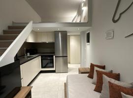 Modern Lofts in Archangelos Rhodes with Parking - Equus - 3 Guests, hotel din Archangelos