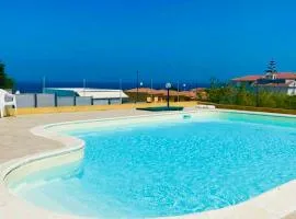 SHARED SWIMMING POOL, House relax Lu Bagnu