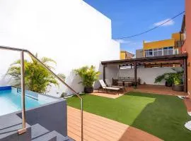 Home2Book Stylish House with Pool & Chill-out