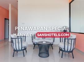 Sans Hotel Berau Square, hotel v mestu Tanjungredep