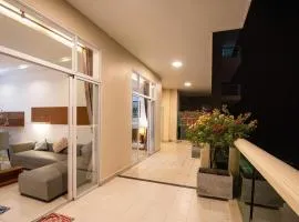 Ocean Vista Resort 2BR Apartment 130m2 with Large Balcony
