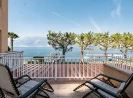 Lake Apartment by GardaDoma