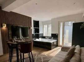 Prestige Suite with Private Hot Tub Sauna Balneotherapy