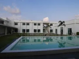 โรงแรมดิโอเอซิส ระยอง