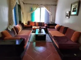 L'Art de Vivre Cosy avec Terrasse et Piscine