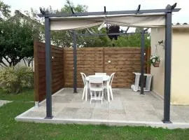 Appartement confortable à Dangé-Saint-Romain avec terrasse
