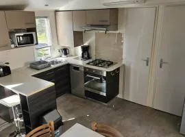 MH T14 entre pins et océan 2 chambres et 2 salles de bain dans camping 4 étoiles