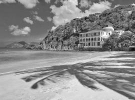 Home in Long Bay – hotel w mieście Freshwater Pond