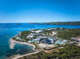 Amadria Park Family Hotel Jakov โรงแรมในชิเบนิก