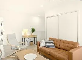 Contemporary Family Haven in Murrumba Downs