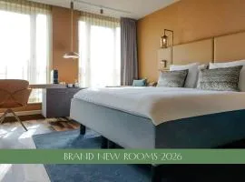 Carlton Oasis Hotel