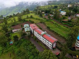 Harmony Palace، فندق في ماهاباليشوار