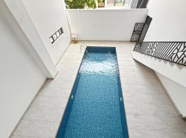 Minimalist Cabin PS5, Private Pool, Views, Near Wuse2, Hotel in Abuja