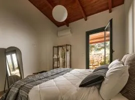 Yiamas Seaside Cottage in Paliokastro near Heraklion City