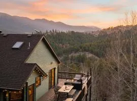 Sunset Mountain Views near Town on 3 Private Acres