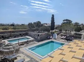 Birds Villa Apartments with Heated Pool - Including Car and Breakfast