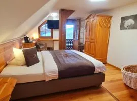 Gästehaus Holzer Kreuz- Gästezimmer Margerite für 2 Personen inkl Landfrühstück