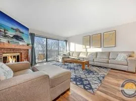 Lake Geneva Condo with Pool Fireplace & Parking