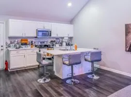 Lady G - Modern Comfort in Fairburn