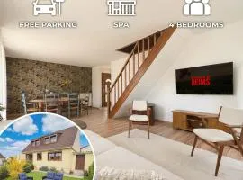 La Bohemienne, House, Hot Tub, Garden, Parking