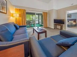 2 Bedroom Condo on Lake with Jacuzzi