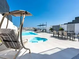 Pool and Sea Views 4BR and Maids Room Villa with Private Pool, Kid's Pool and BBQ Facility, Sharm - Al Dana Villa, Al Dana Island by Deluxe Holiday Homes