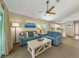 Beautiful 2 bedroom condo in resort community