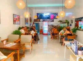 Social Backpacker Hostel & Rooftop Bar