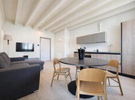 Apartment in the center of Darfo, hotel u gradu 'Darfo'