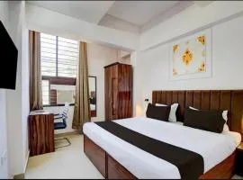 Hotel Vijai Square